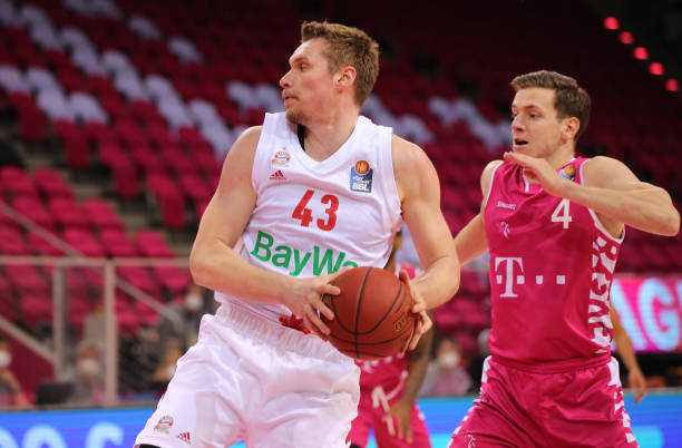 让他在场上 让他在场上